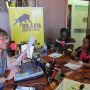 Net de vetste Afrikaanse hits met DJ Essi en Prince doorgenomen, daar kun je flink op schuren..! #GielinKenya #3FM