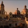 Aangekomen in het schitterende Querétaro. Mexico. Voor @grenzeloos.verliefd bezoeken we Niels die hals over kop verliefd werd op Paulina, en haar achterna reisde!