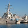 【YOKOSUKA軍港めぐり】続いて目に入ってくるのはDDG-89 マスティンとタグボート群