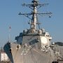 【YOKOSUKA軍港めぐり】正面からマスティンを狙う 目のようにも見えるフェイズドアレイレーダーがイージス艦の証なんだがガイドさんは亀の甲羅とか言ってたぞｗ それはちょっと失礼だろｗ