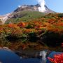 【茶臼岳】那須の紅葉スポットと言えばこちら 姥ヶ平の「ひょうたん池」から望む様は絶景かな～ てな感じです 快晴の時に訪れたいものですがなかなかここは晴れないという...(;´Д｀)