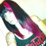 amper make-up & niet mn beste foto ever maar voila t resultaat van een avond met verf op mn kop! #zwart/roze #CrazyHair