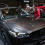 【東京オートサロン2017】ロードスター以外では発表されたばかりの新型CX-5がカスタマイズカーと共にプッシュされてました