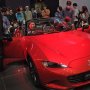 【東京モーターショー2015】ロードスター周辺にも絶えず人だかりが出来てた やはり注目度は高い