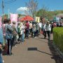 【天平の丘公園の八重桜】じゃがバターを求める大行列 毎度の事だがSUGEEEEE!!! 