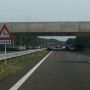 Hoeveel miljoen zo'n wildviaduct op de #A2 ook kost, het spaart in elk geval één verkeersbord uit :-)