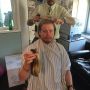 En het is eraf! Richting stichting Haarwensen! @pieterkok nu de nieuwe coupe nog… #effeekdom #3fm 