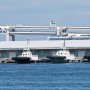 【横浜開港祭 護衛艦たかなみ一般公開】遠方にズラリと並ぶタグボート 何が始まるんです？ｗ 