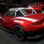 【東京オートサロン2015】ステージ上にはもう1台、ロールバーが装着されたバージョンも展示されていました #オートサロン