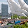 【日本丸 総帆展帆】作業終了と共に艦内への入場も再開 こうして見ると帆デカいなー