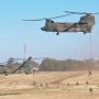 【習志野駐屯地 降下訓練始め】2機同時のヘリからの降下訓練＼(^o^)／ﾊｼﾞﾏﾀ