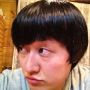 けっこうコノ髪型、気に入っている。K-POPな人みたいで。