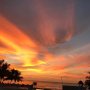 Als de zon onder is, altijd nog een kwartier doordraaien, zei mijn regisseur @patturik gisteravond, terwijl hij een klein uur vóór vertrek uit Gambia nog een camera op timelapse zette. Dan komen de wolken in het spel, en krijg je de mooiste luchten. Heerlijk om te werken met mensen die zo van hun ambacht genieten. @grenzeloos.verliefd
