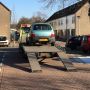 Daar gaat die goede oude Alto. Naar de Alto-boerderij. Waar heel veel Alto's hun oude dag slijten. 