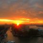 Well hello and good morning to you...
#sunrise #Rotterdam