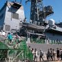 【横浜開港祭 護衛艦たかなみ一般公開】そろそろ3時になろうという時間になっても続々と乗船されていくお客さん 