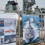 【横須賀YYのりものフェスタ2017】フェンスにはズラリと自衛隊の広報用ポスターが貼られているｗ 