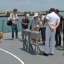 【艦艇公開 in 大洗2016】速射砲の説明に聞き入る皆さん 昨年はここに砲弾の展示もあったはずだが今年は無くなったようだ 