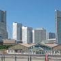 【FleetWeek 横浜艦艇公開】船の甲板は小高い高さなので横浜のビル群がよく見える