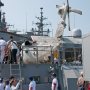 【艦艇公開 in 大洗2017】さわぎりの後部デッキ こちらもシースパローの発射機のある部分と飛行甲板は段差がついてます これは有事の際は移動するのが大変そうだ 