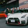 【東京オートサロン2017】次は日産ブース 中央の雛壇には2台のカスタマイズされたGT-Rが並ぶ 