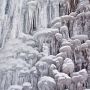 【雪山を行く】近くで見るとモッコモコ♪ でもカッチカチ (ﾟ∀ﾟ; ｱｾｱｾ