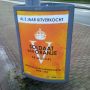 Juist ja. Dat dáár maar eens kamervragen over gesteld gaan worden.