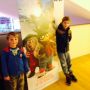 T en K. Bij de film. 