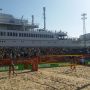 Watching the Beach volleyball World Championships #powergirls #sport #beachvolleyball #sunshine #shiversnl #champions #ssrotterdam #enjoying #fivbworldchamps #rotterdam