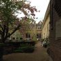Hofje in Voorburgstraat. 