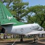 【厚木基地日米親善春まつり2016】これらの常設展示機はガワだけなのでハリボテ感ぱなぃｗ 遠目に見るのが吉のようだｗ 
