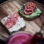 Toast it! Je kunt ook gewoon een lekkere geroosterde boterham bestelling in onze gyms, met avocado of hummus. #toast #avocado #hummus 📷: @nandahagenaars @foodfotograafamsterdam