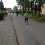 Laatste runners aanmoedigen bij doorkomst Steenbergen. #RopaRun