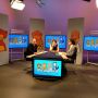 Te gast bij Van Aap tot @, een programma door UvA-studenten. Praktijk bij theorie is +100! Decor lijkt op @Nieuwsuur.