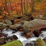 【咆哮霹靂の滝】塩原の山中、八方ヶ原の近くに位置する滝です