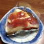 イチジクのタルトを買った だがこの前に食べたロールケーキと牛乳でお腹がパンパンになってしまって…… 