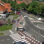 In Hilversum is een politieauto op z’n zij terechtgekomen: 
