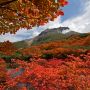 奥日光・竜頭の滝と並んで栃木で最も早く見頃を迎えるのが那須の茶臼岳です 姥ヶ平・ひょうたん池から望む景観はまさに絶景かな～ てな感じですよ～