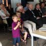 George met kleinzoons bij afscheid Hogeschool gisteren. 